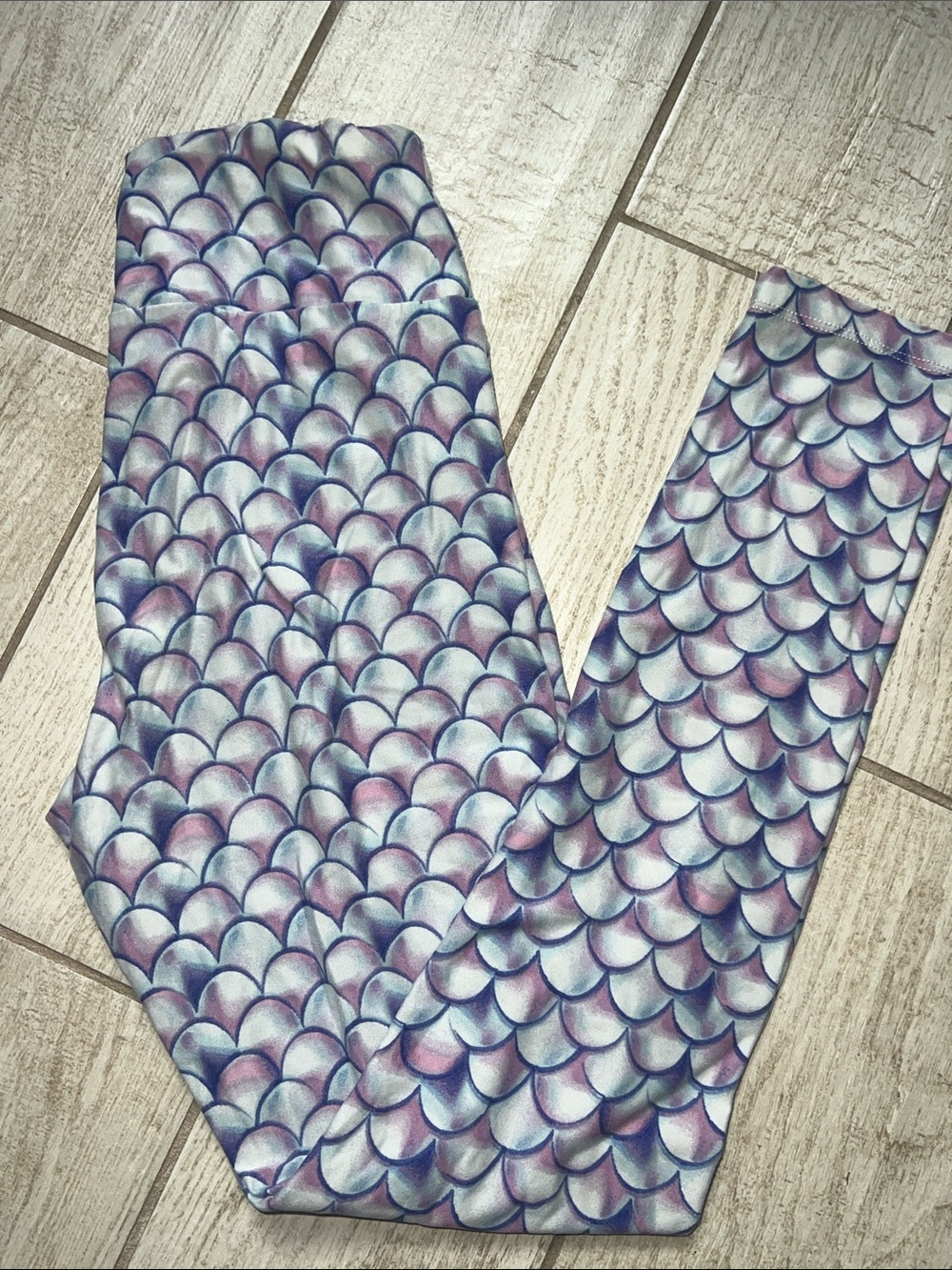 LuLaRoe OS Purple & Light Blue Mermaid Scale Leggings